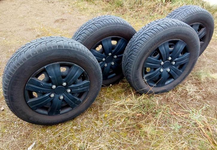 4 bons pneus hiver 175/70-14 originales Seat, Autos : Pièces & Accessoires, Pneus & Jantes, Pneus et Jantes, Pneus hiver, 14 pouces