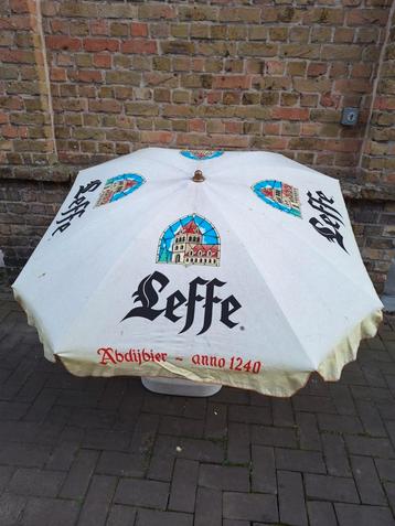 Parasol beschikbaar voor biedingen