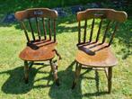 2 vintage houten spijlenstoelen eetkamerstoel - keukenstoel, Huis en Inrichting, Ophalen, Gebruikt, Spijlenstoel, Bruin