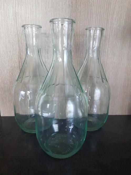 Lot 3 carafes d' eau en verre de qualité 75 cl, Huis en Inrichting, Keuken | Servies, Zo goed als nieuw, Kom(men), Glas, Ophalen of Verzenden