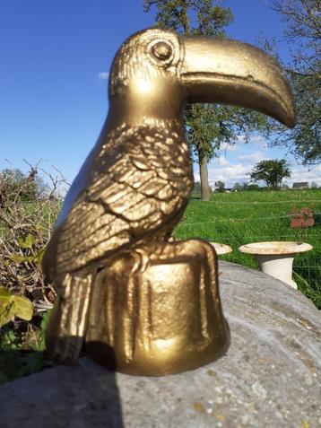 SUPERBE TOUCAN EN FONTE D'ALUMINIUM PATINEE BRONZE 