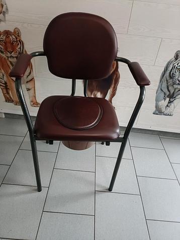 Chaise percée avec Seau hygiénique 53cm d'assise (neuve  beschikbaar voor biedingen