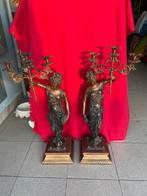 Paire de statues en bronze avec chandeliers, Bronze, Enlèvement ou Envoi
