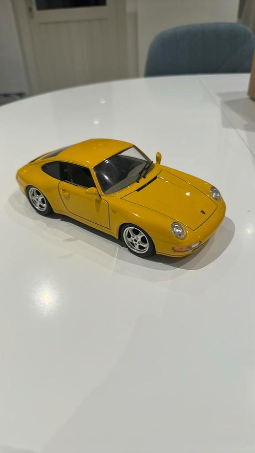 Porsche 911 Carrera 1/18 Gemaakt in Italië, Hobby en Vrije tijd, Modelauto's | 1:18, Zo goed als nieuw, Auto, Burago, Ophalen of Verzenden