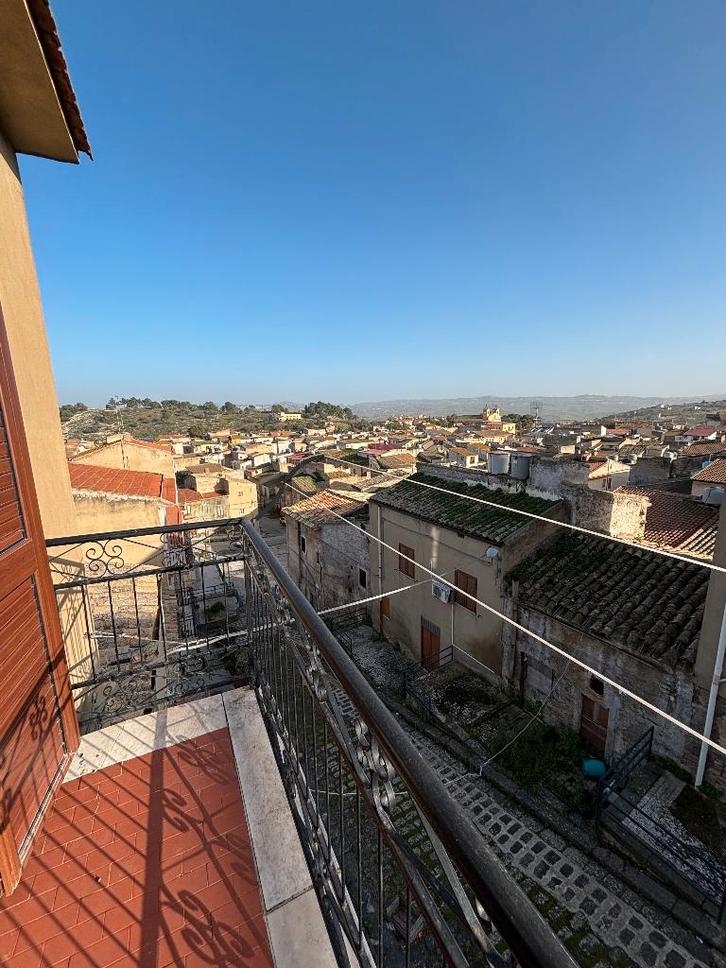 Sicile, charmant appartement avec balcon et vue panoramique, Immo, Buitenland, Italië, Appartement, Dorp