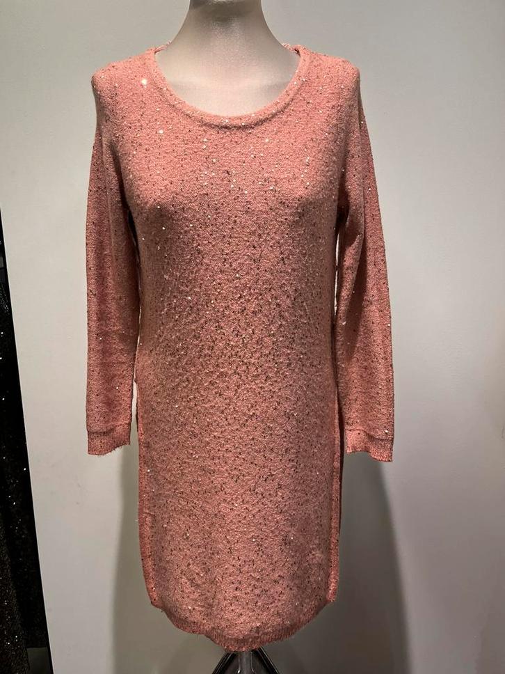 Lucky Lu kleedje tricot pailletten M, Kleding | Dames, Jurken, Zo goed als nieuw, Maat 38/40 (M), Roze, Knielengte, Ophalen of Verzenden
