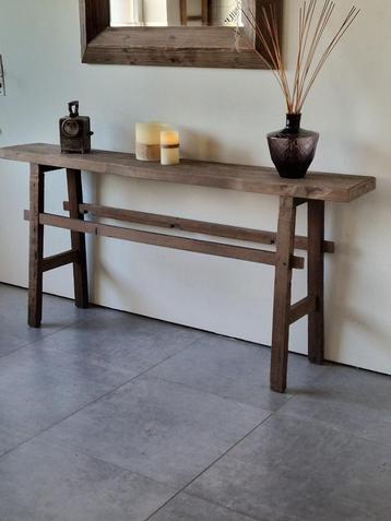 Prachtige oude haltafel beschikbaar voor biedingen