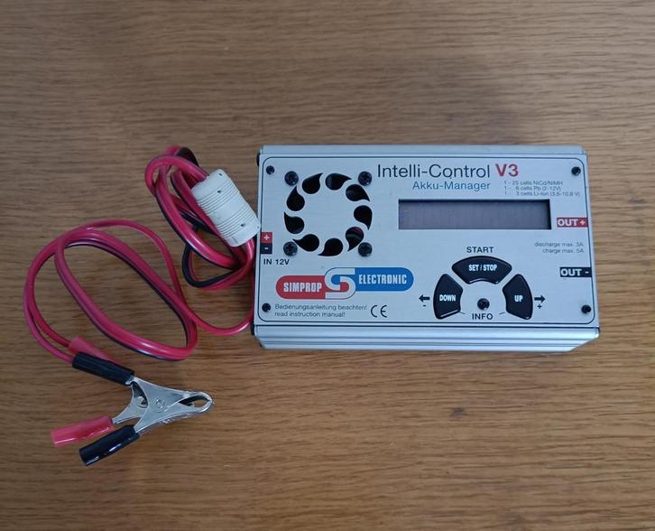 Akku Manager/batterijlader 12V "Simprop": modelbouw, Hobby en Vrije tijd, Modelbouw | Radiografisch | Auto's, Zo goed als nieuw