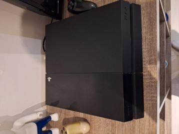Ps4 met 2 bakjes 