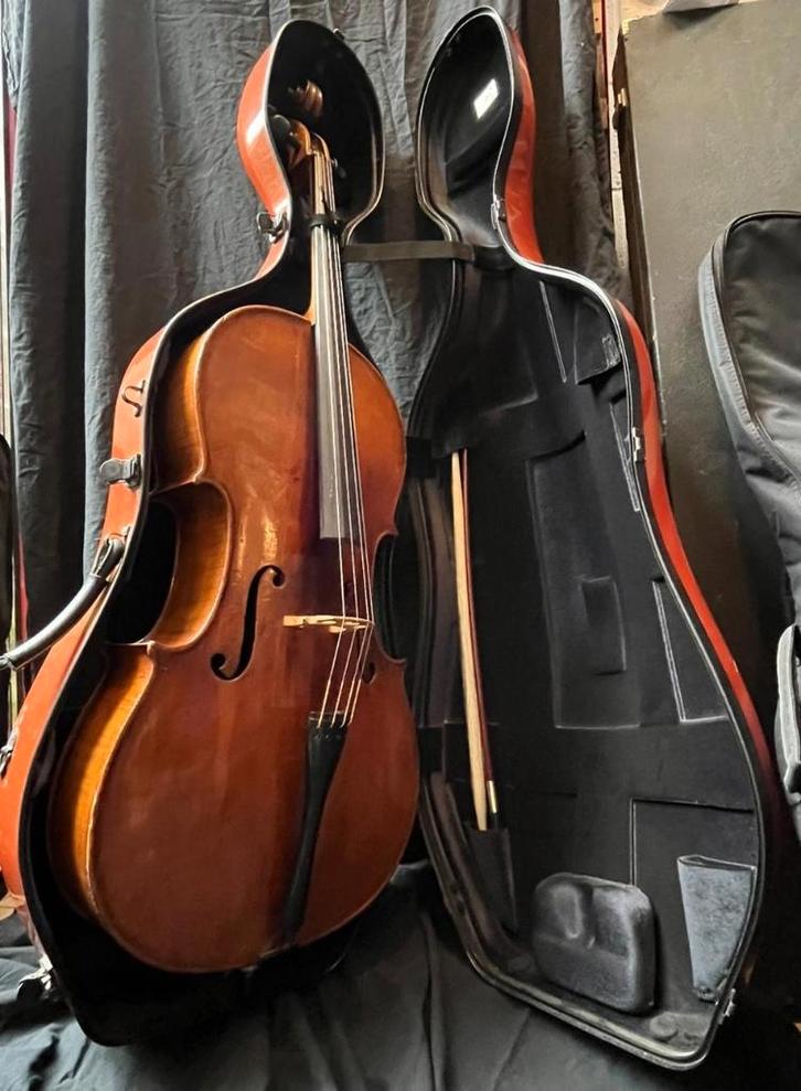 CELLO 4/4  Markneukirchen début 20 ème + bow W.Seifert, Muziek en Instrumenten, Strijkinstrumenten | Cello's, Zo goed als nieuw