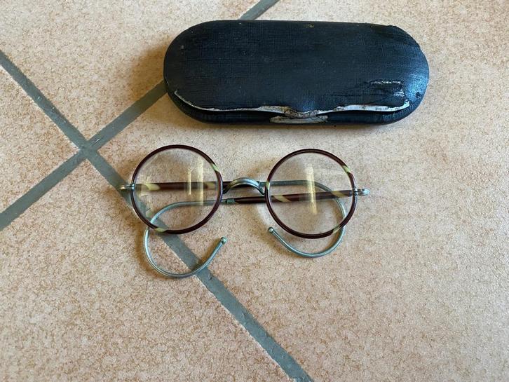 Oude bril Binocles met schildpadpatroon en stalen montuur, Handtassen en Accessoires, Zonnebrillen en Brillen | Dames, Gebruikt