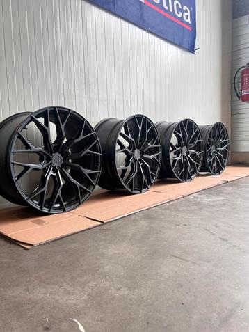 22 inch Concaver velgen NIEUWSTAAT + winterbanden beschikbaar voor biedingen