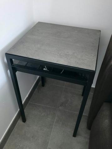 Nachtkastjes (tafeltje) 2 stuks beschikbaar voor biedingen