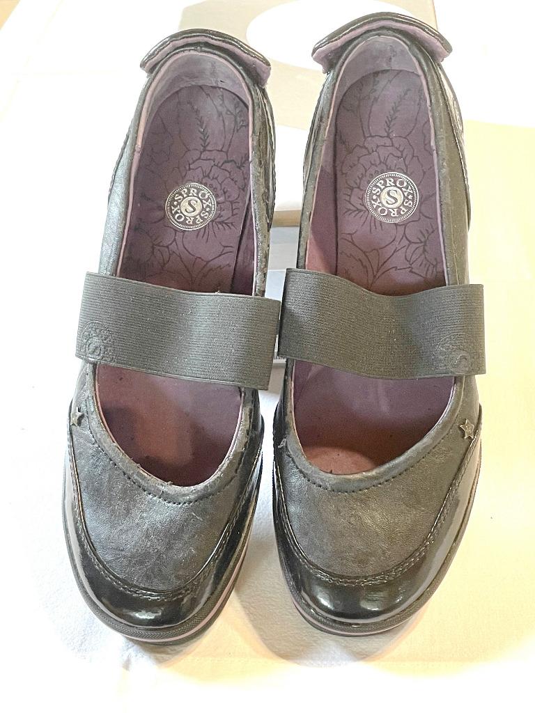 NEUVES Chaussures en cuir noir pt 41, Vêtements | Femmes, Chaussures, Neuf, Enlèvement ou Envoi, Chaussures basses, Noir