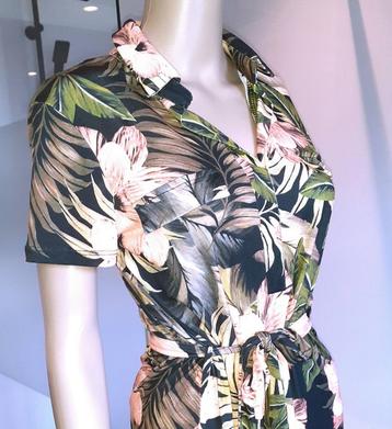 Korte jurk bloemen en planten LolaLiza XS-34 beschikbaar voor biedingen