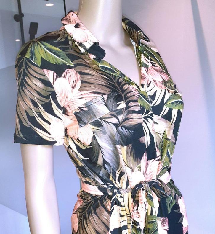 Korte jurk bloemen en planten LolaLiza XS-34, Kleding | Dames, Jurken, Nieuw, Maat 34 (XS) of kleiner, Groen, Boven de knie, Verzenden