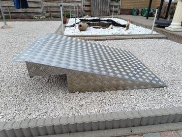 2 Oprijplaten in Aluminium  beschikbaar voor biedingen