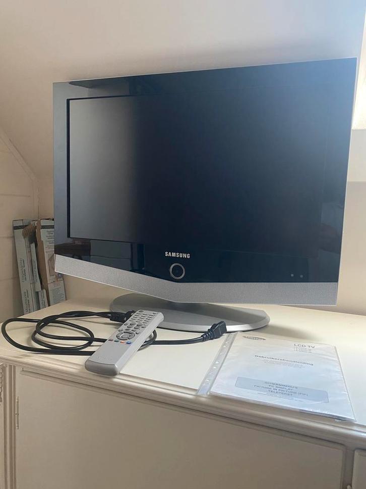 Lcd tv Samsung / pc display, Audio, Tv en Foto, Televisies, Zo goed als nieuw, LCD, Samsung, Ophalen