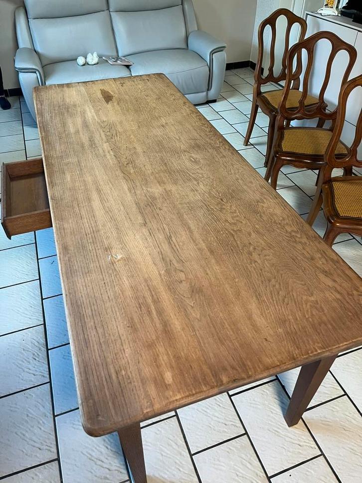 Table en chene de Herve, Antiquités & Art, Antiquités | Meubles | Tables, Enlèvement