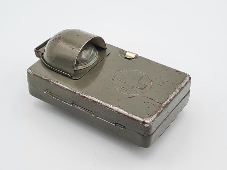 Vintage - militaire zaklamp - 1940 - 1950, Caravans en Kamperen, Zaklampen, Gebruikt, Batterij, Ophalen of Verzenden