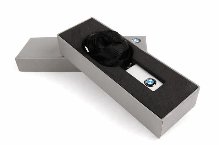 USB stick 4 GB origineel BMW merchandise 80232212801 2212801, Auto-onderdelen, Elektronica en Kabels, Nieuw, Ophalen of Verzenden