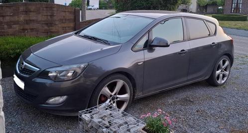 Opel Astra J 5 deurs - 1.7CDTI, Auto's, Opel, Particulier, Astra, ABS, Airbags, Airconditioning, Bluetooth, Boordcomputer, Centrale vergrendeling