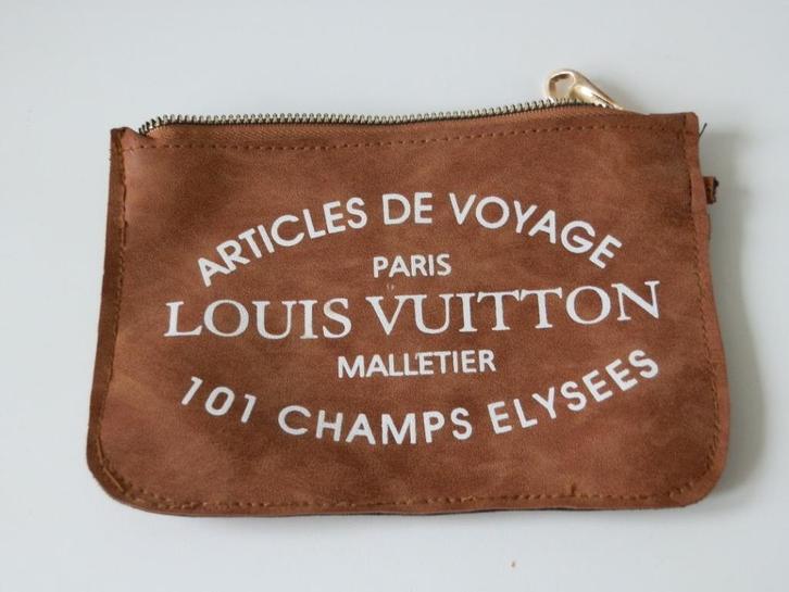 Louis Vuitton tasje., Handtassen en Accessoires, Tassen | Damestassen, Zo goed als nieuw, Overige typen, Bruin, Ophalen of Verzenden