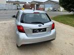 Toyota Yaris 1.5i VVT-i Hybrid Comfort E-CVT, Automaat, 1497 cc, Overige brandstoffen, Zilver of Grijs