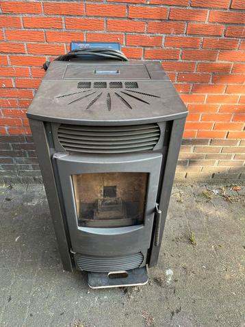 Pelletkachel 8 kw, Huis en Inrichting, Ophalen, Pelletkachel