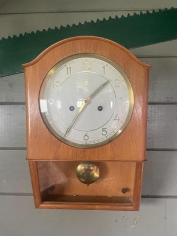 Junghans klassiek wandklokje met gong (Zemst) beschikbaar voor biedingen