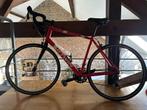 Btwin Triban 500 rouge et blanc, fourche carbon, Vélos & Vélomoteurs, Autres marques, Moins de 10 vitesses, Aluminium, Enlèvement
