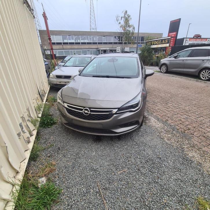 Opel astra 1.4 Turbo Benzine 2017, Auto's, Opel, Particulier, Astra, Benzine, Euro 6, Berline, 5 deurs, Handgeschakeld, Zilver of Grijs