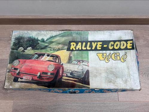 Oud vintage gezelschapspel rallye-code végé in goede staat, Hobby en Vrije tijd, Gezelschapsspellen | Bordspellen, Gebruikt, Drie of vier spelers