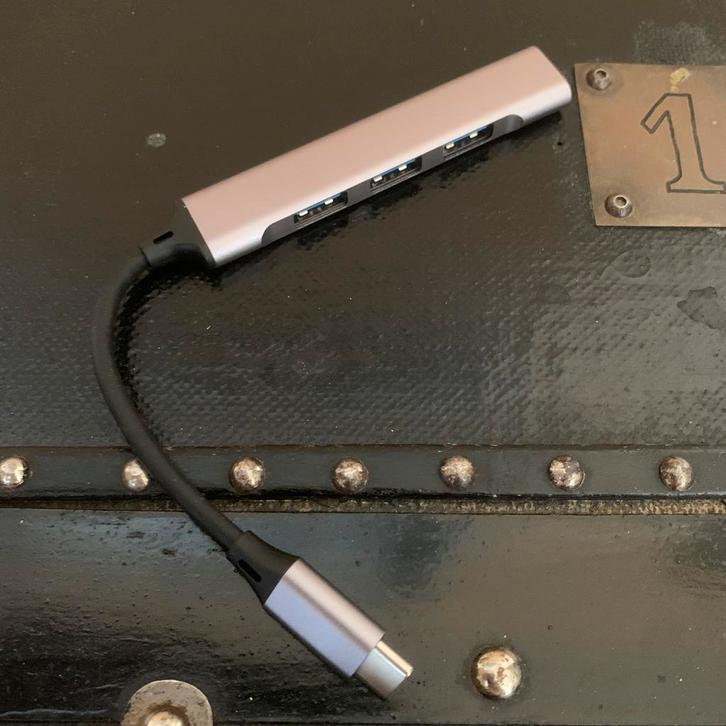 Adaptateur USB-C Hub 4 Ports USB 3.0 - dark grey aluminum, Musique & Instruments, Instruments | Pièces, Neuf, Enlèvement ou Envoi