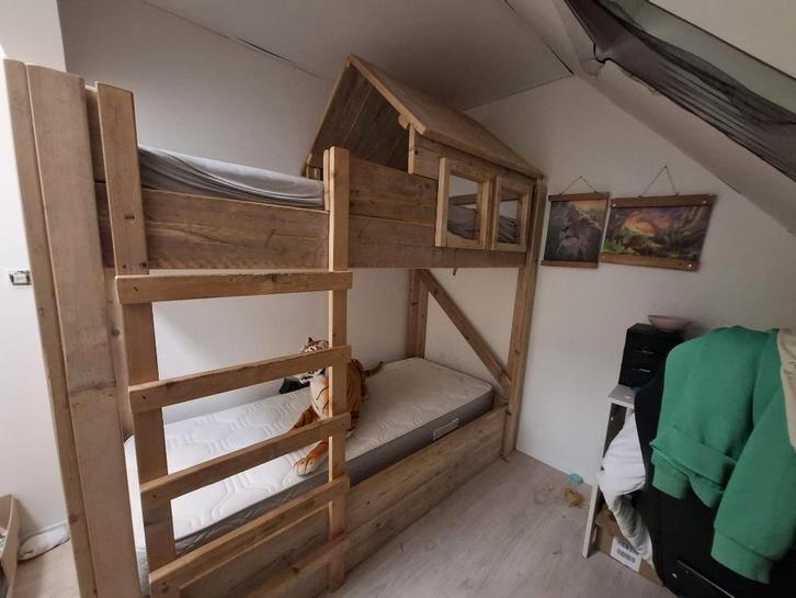 Boomhut bed!, Kinderen en Baby's, Kinderkamer | Stapelbedden en Hoogslapers, Zo goed als nieuw, Stapelbed, Ophalen