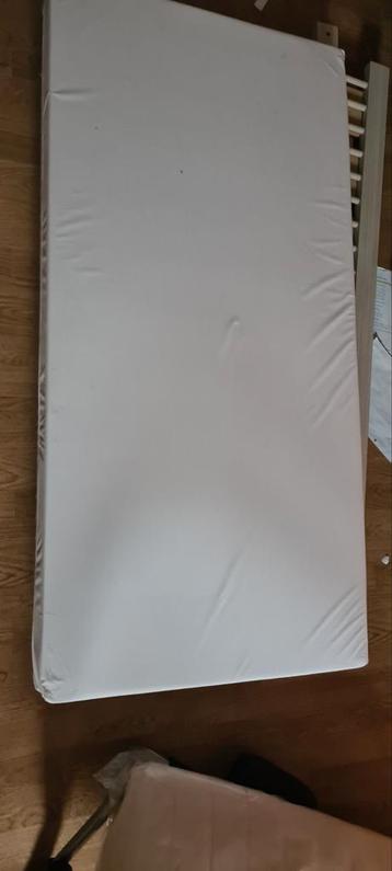 Matras babybedje grote maat 140x70cm beschikbaar voor biedingen