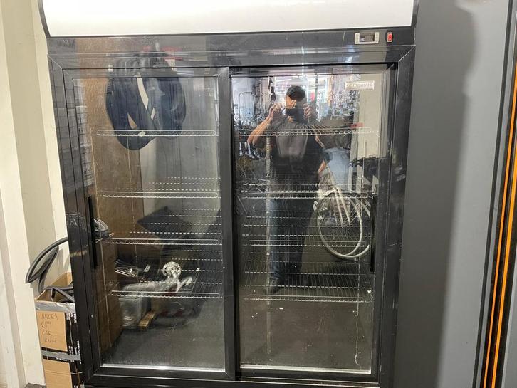Koelkast met glazen deuren, Elektronische apparatuur, Koelkasten en IJskasten, Zo goed als nieuw, Ophalen of Verzenden