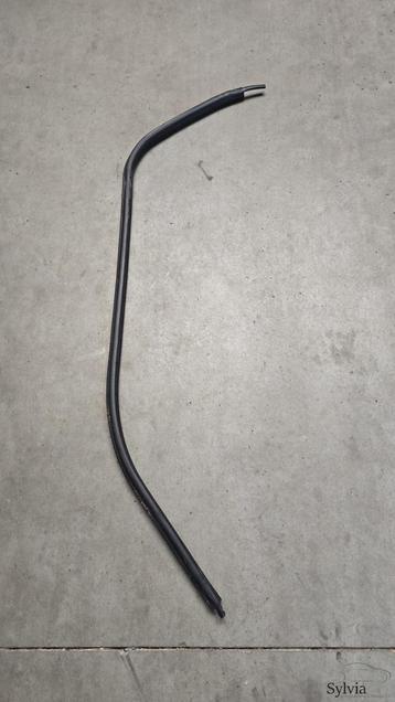 Portier deurrubber links BMW Z4 serie E85 51727125651 712565 beschikbaar voor biedingen