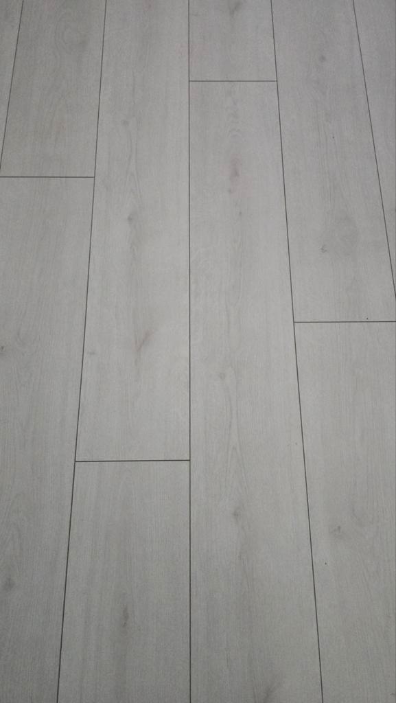 Laminaat 25m2, Bricolage & Construction, Planches & Dalles, Neuf, Aggloméré, Bois, 50 à 150 cm, 10 à 30 cm, 10 m²² ou plus, Enlèvement