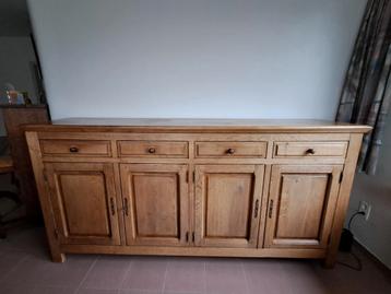 Stijlvolle kast / dressoir, massief eik beschikbaar voor biedingen