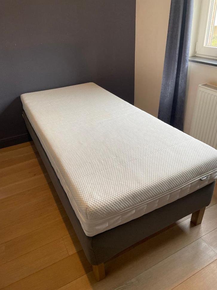 Lattenmatrasbodem met poten + Foammatras 90x200 cm, Huis en Inrichting, Slaapkamer | Matrassen en Bedbodems, Zo goed als nieuw