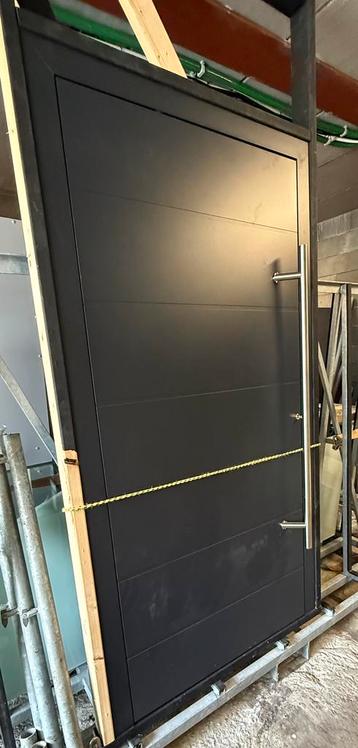 Porte alu d’exposition - Qualité exceptionnelle beschikbaar voor biedingen