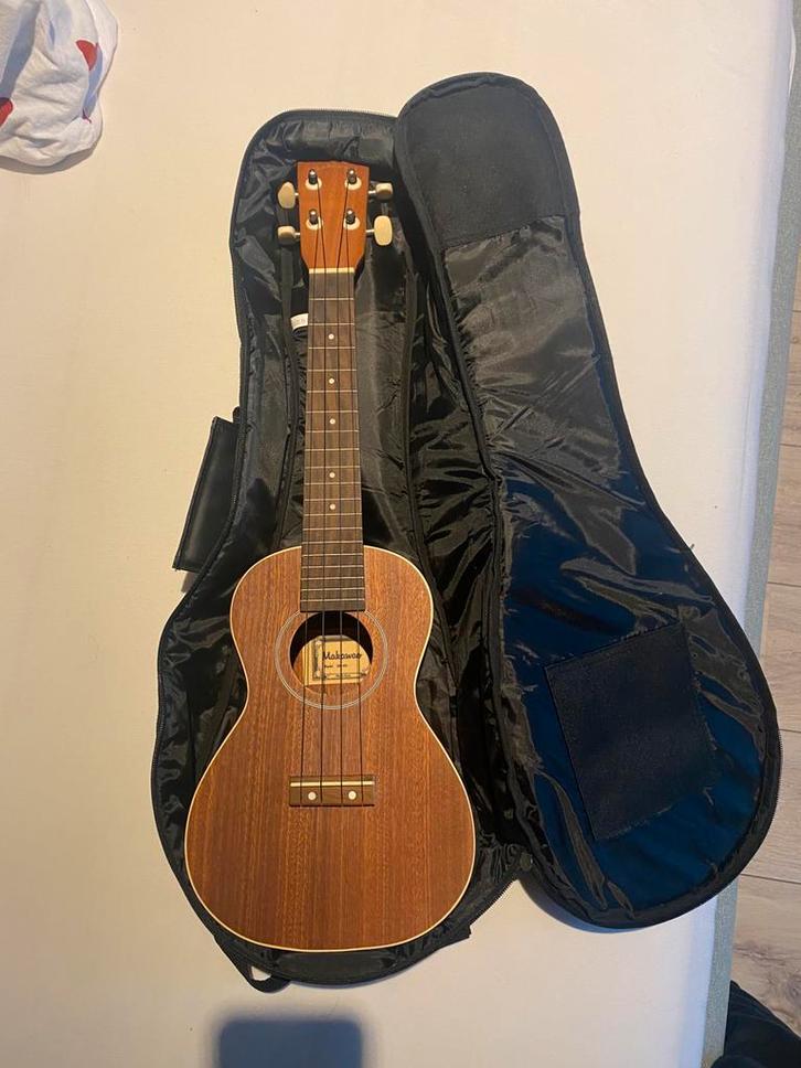 Ukulele, Muziek en Instrumenten, Snaarinstrumenten | Overige, Zo goed als nieuw, Ophalen