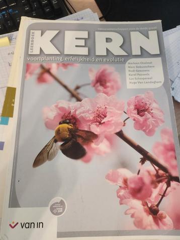 Kern leerboek voortplanting, erfelijkheid en evolutie  beschikbaar voor biedingen