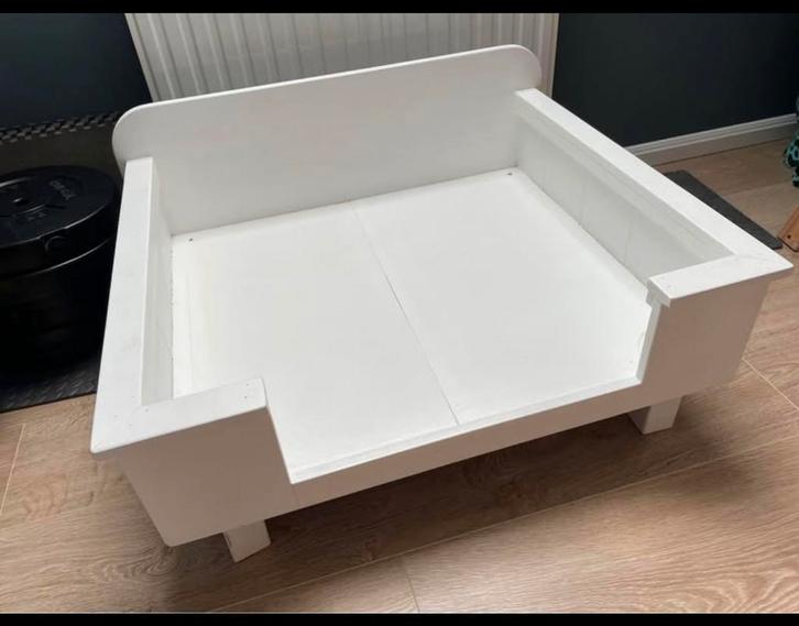 Hele mooie houten hondenmand in degelijk materiaal, Elektronische apparatuur, Onderdelen en Toebehoren, Zo goed als nieuw, Ophalen