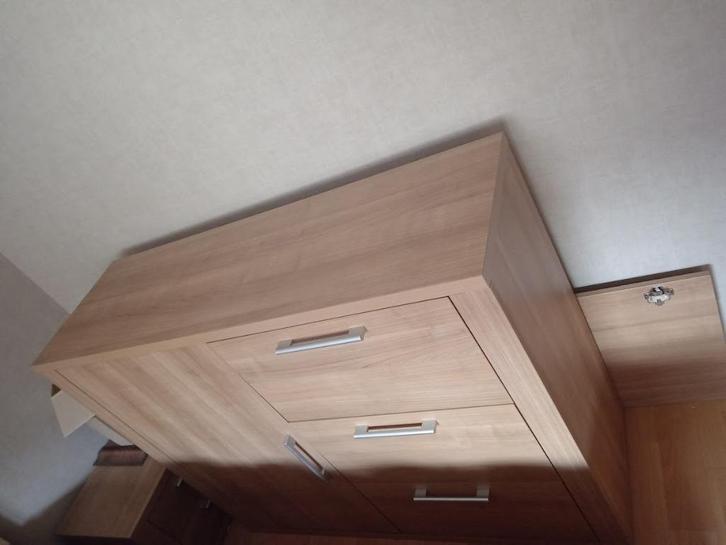 Chambre complete(lit, armoires, lampes de chevet), Maison & Meubles, Chambre à coucher | Chambres à coucher complètes, Comme neuf