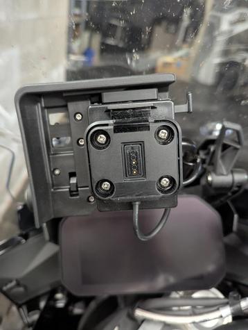 zumo conector naar Bmw navigatie houder beschikbaar voor biedingen