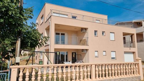 Kroatië nieuwbouw villa met 4 appartementen , bemeubeld, Immo, Buitenland, Overig Europa, Woonhuis, Dorp, Verkoop zonder makelaar