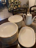 Eetservies met gouden rand, Enlèvement