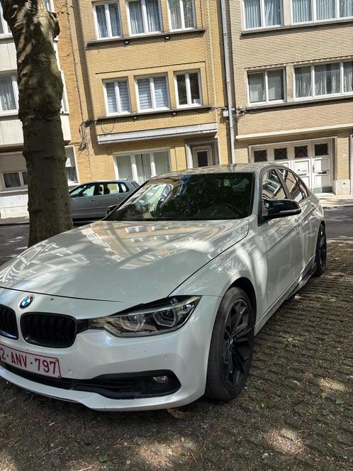 BMW 318i F30  2016, Auto's, BMW, Particulier, 3 Reeks, Lederen bekleding, Benzine, Euro 6, Berline, 5 deurs, Automaat, Zwart, Zwart